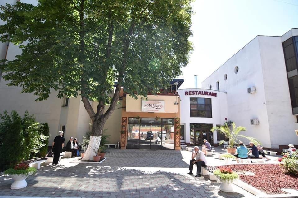 Hotel Silvana Бузиаш Экстерьер фото