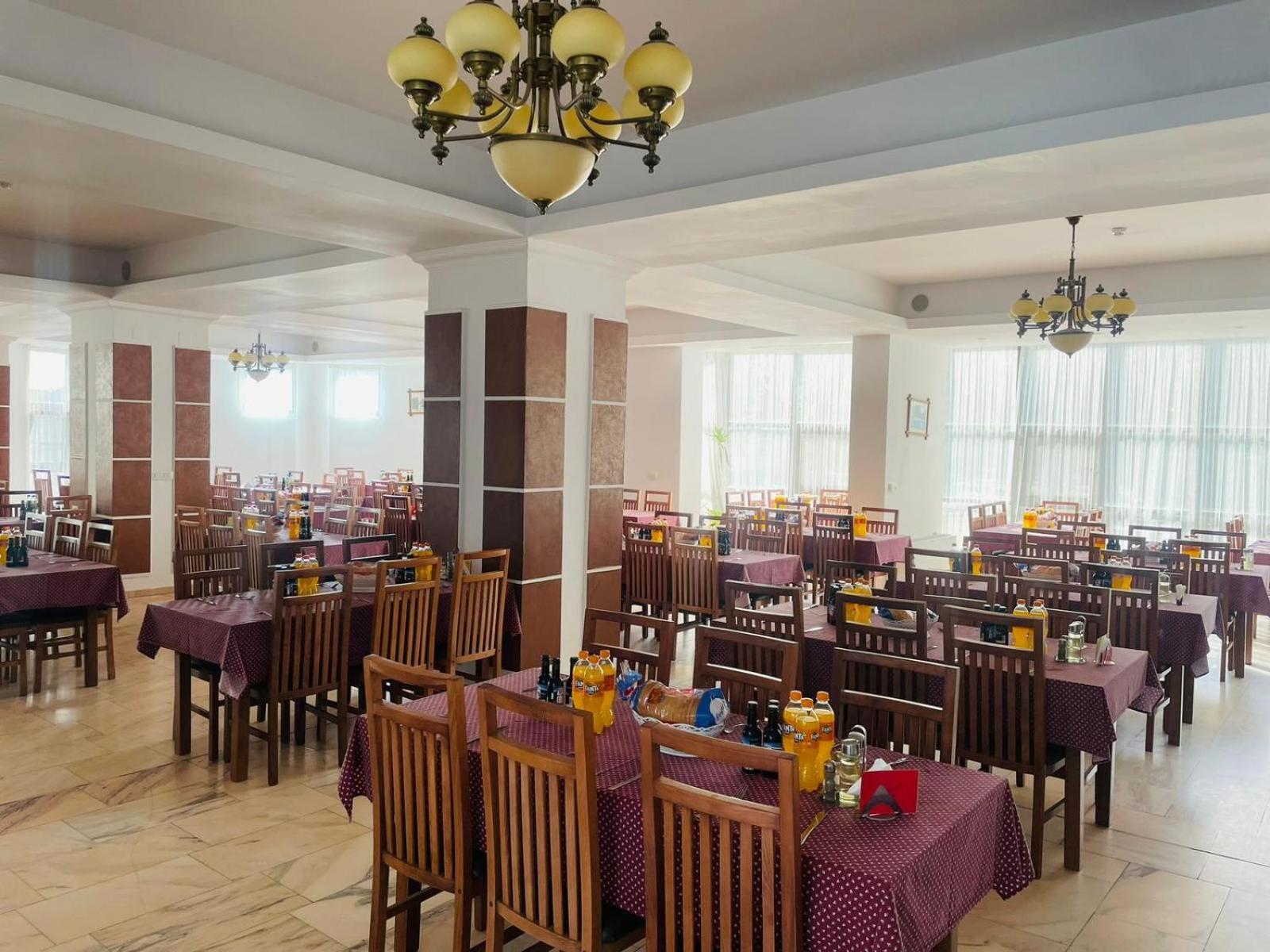 Hotel Silvana Бузиаш Экстерьер фото